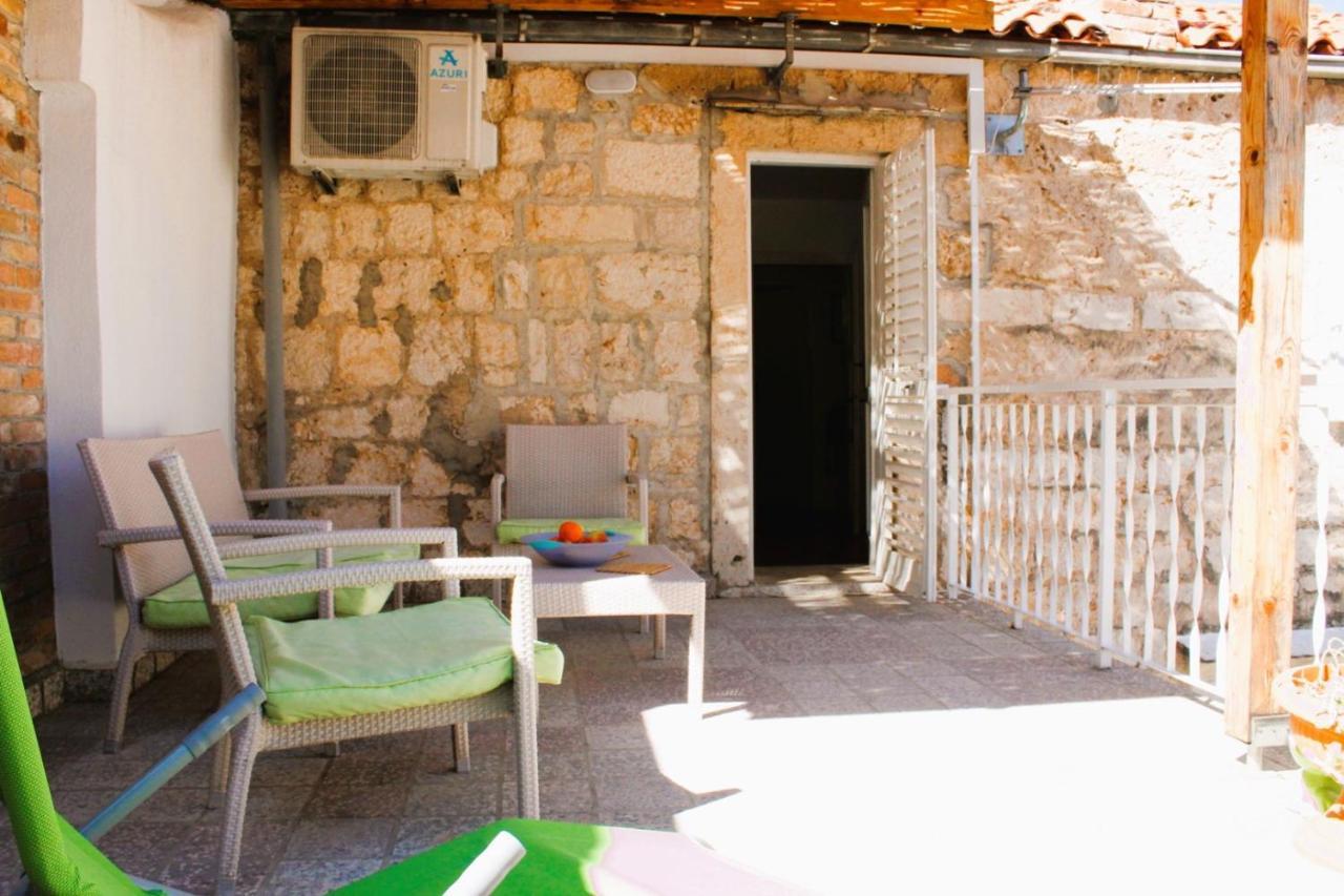 Korzo Rooms & Apartments Vis Luaran gambar
