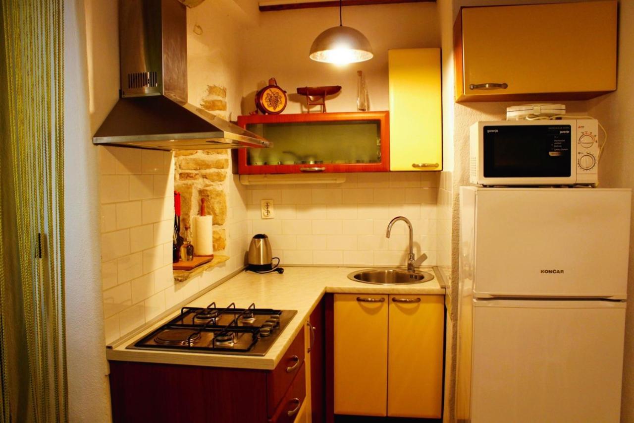 Korzo Rooms & Apartments Vis Luaran gambar