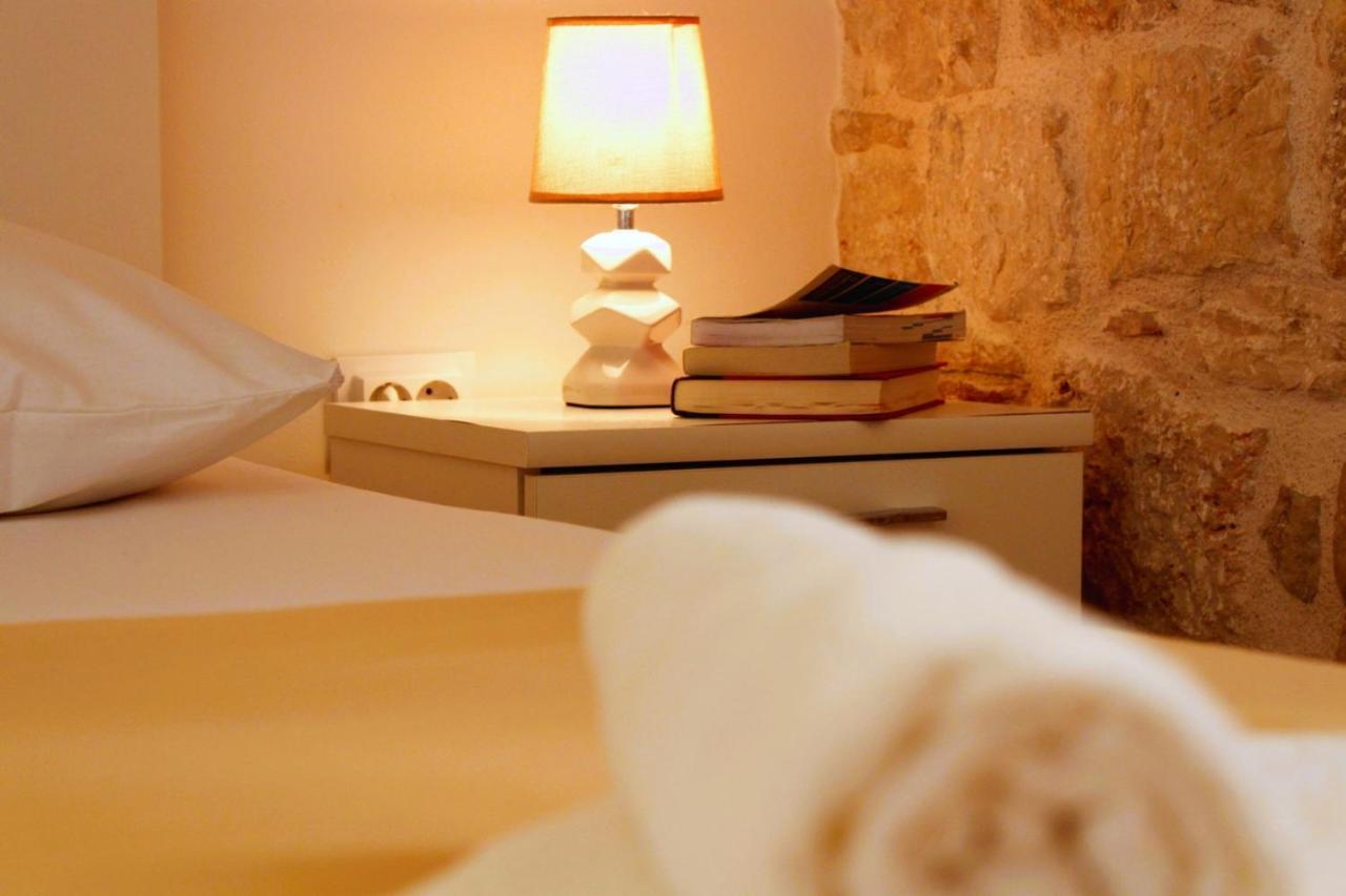 Korzo Rooms & Apartments Vis Luaran gambar