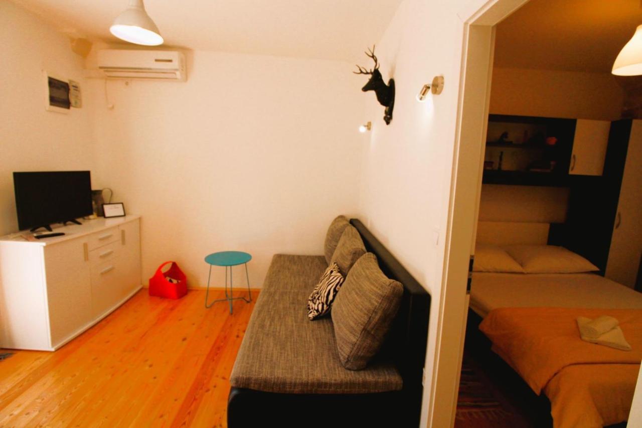 Korzo Rooms & Apartments Vis Luaran gambar