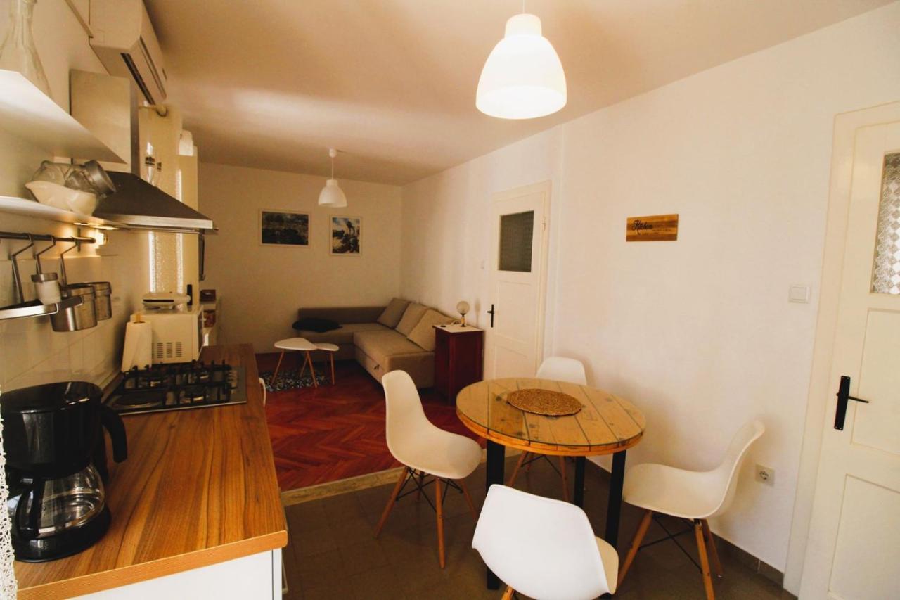 Korzo Rooms & Apartments Vis Luaran gambar