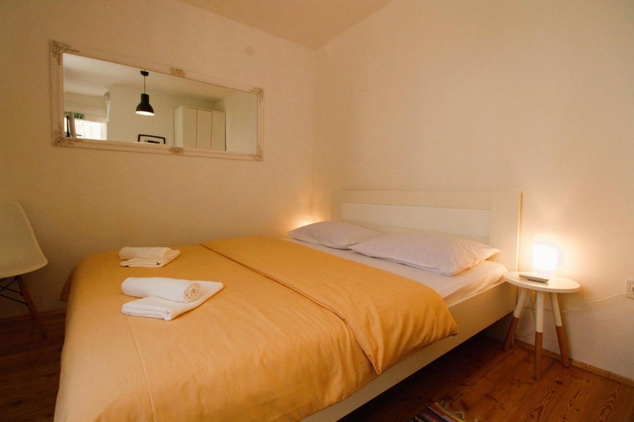 Korzo Rooms & Apartments Vis Luaran gambar