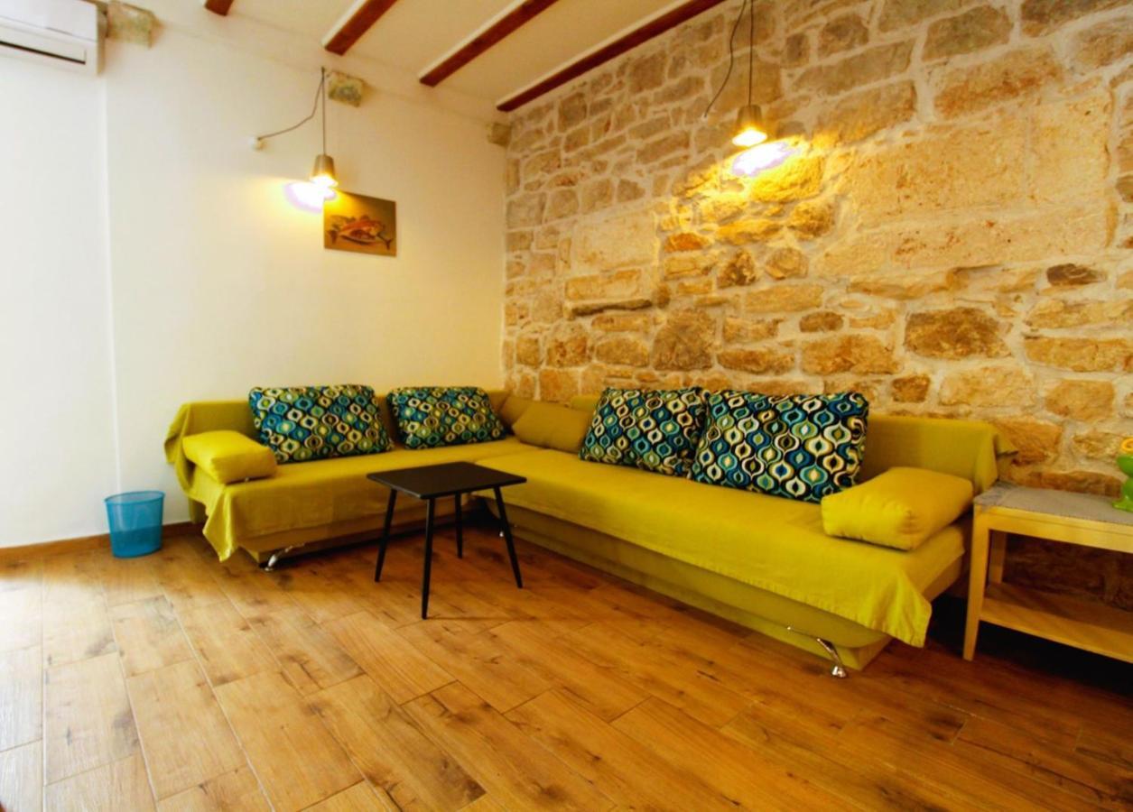 Korzo Rooms & Apartments Vis Luaran gambar