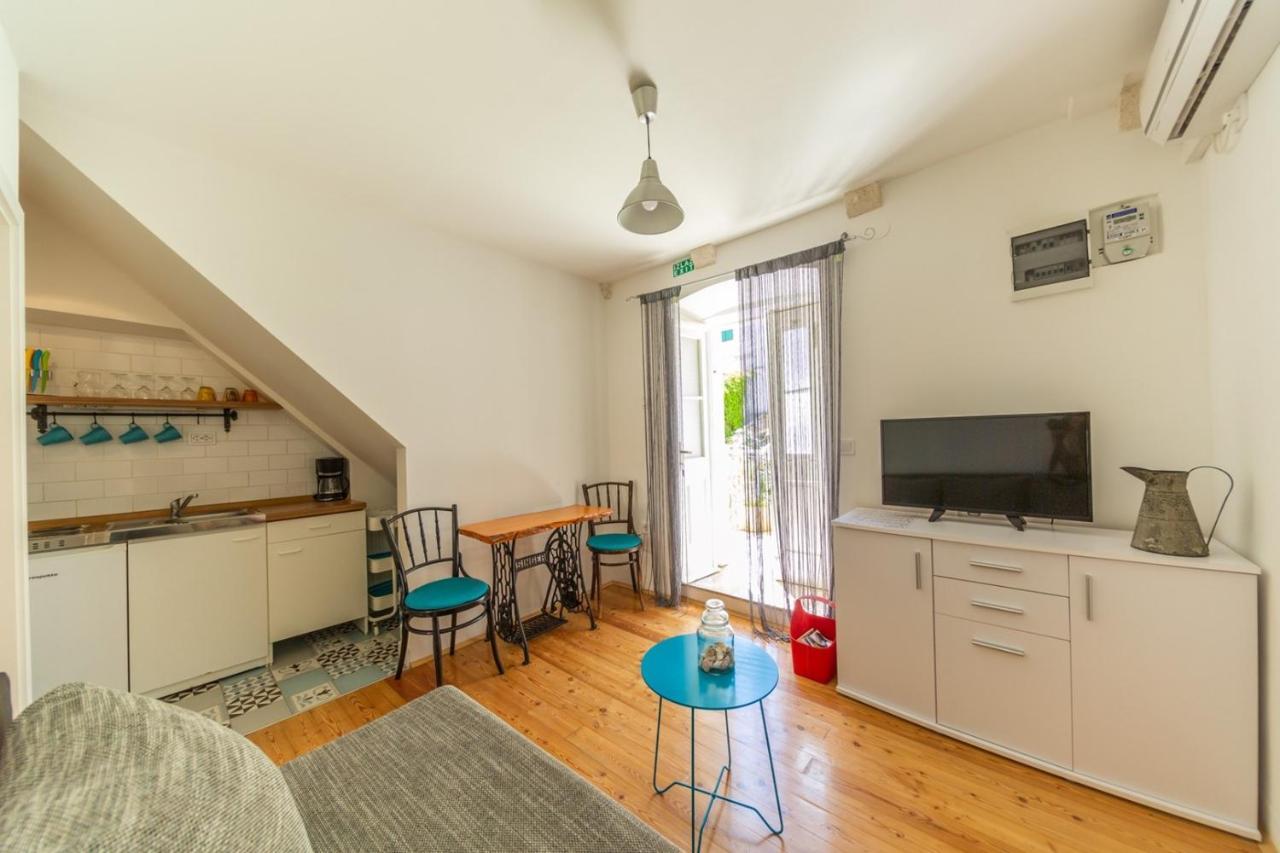 Korzo Rooms & Apartments Vis Luaran gambar
