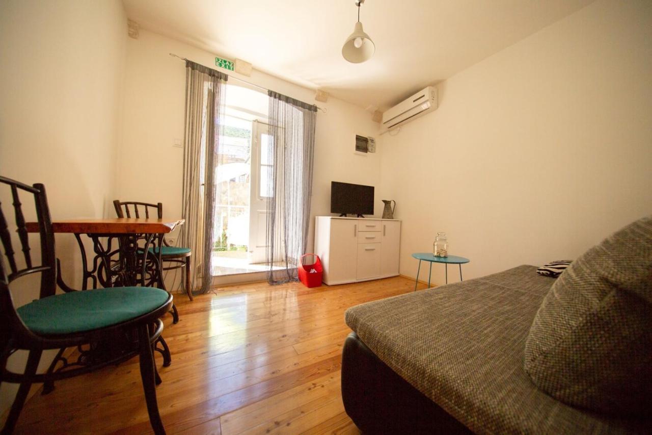 Korzo Rooms & Apartments Vis Luaran gambar