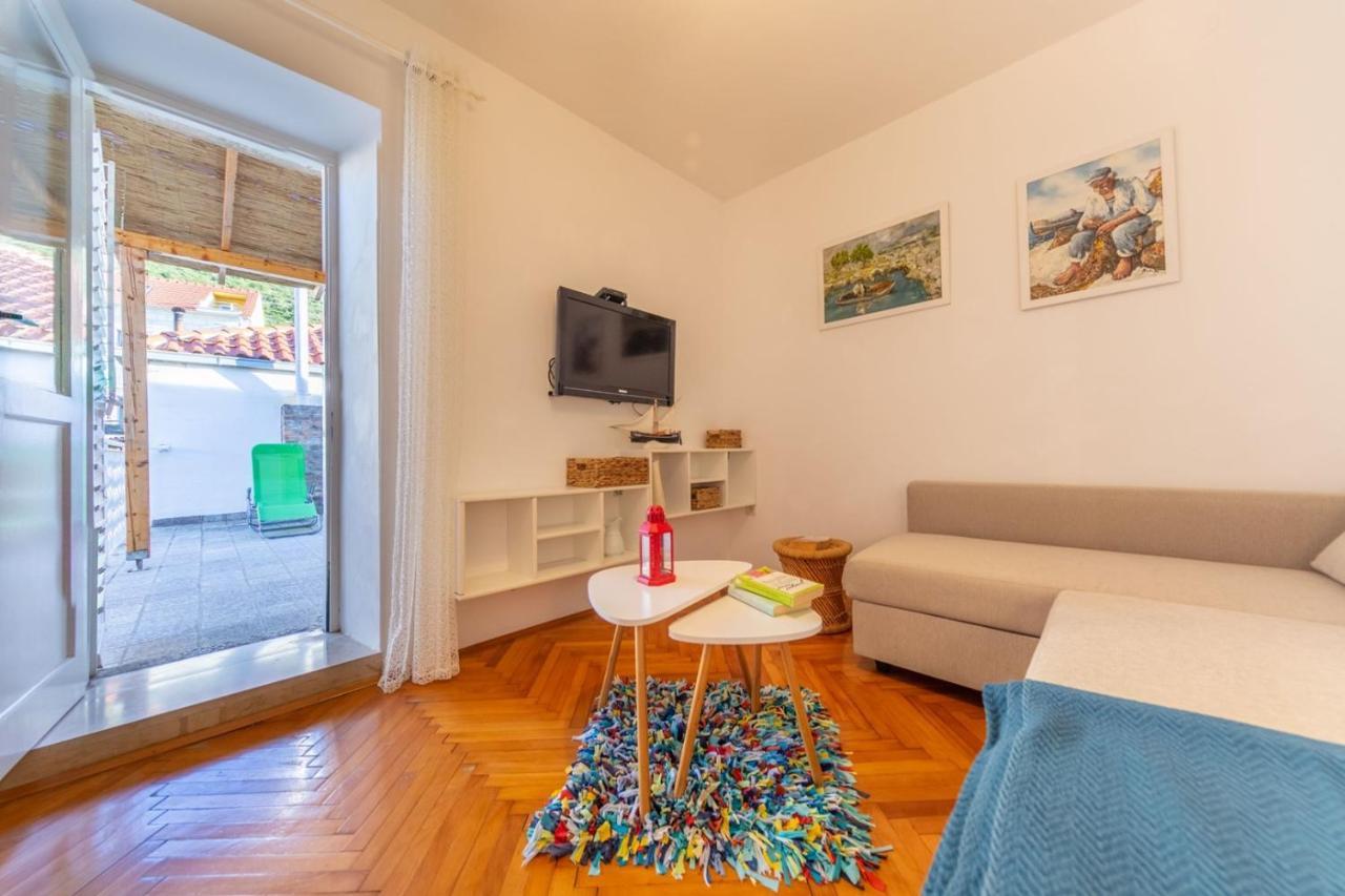 Korzo Rooms & Apartments Vis Luaran gambar