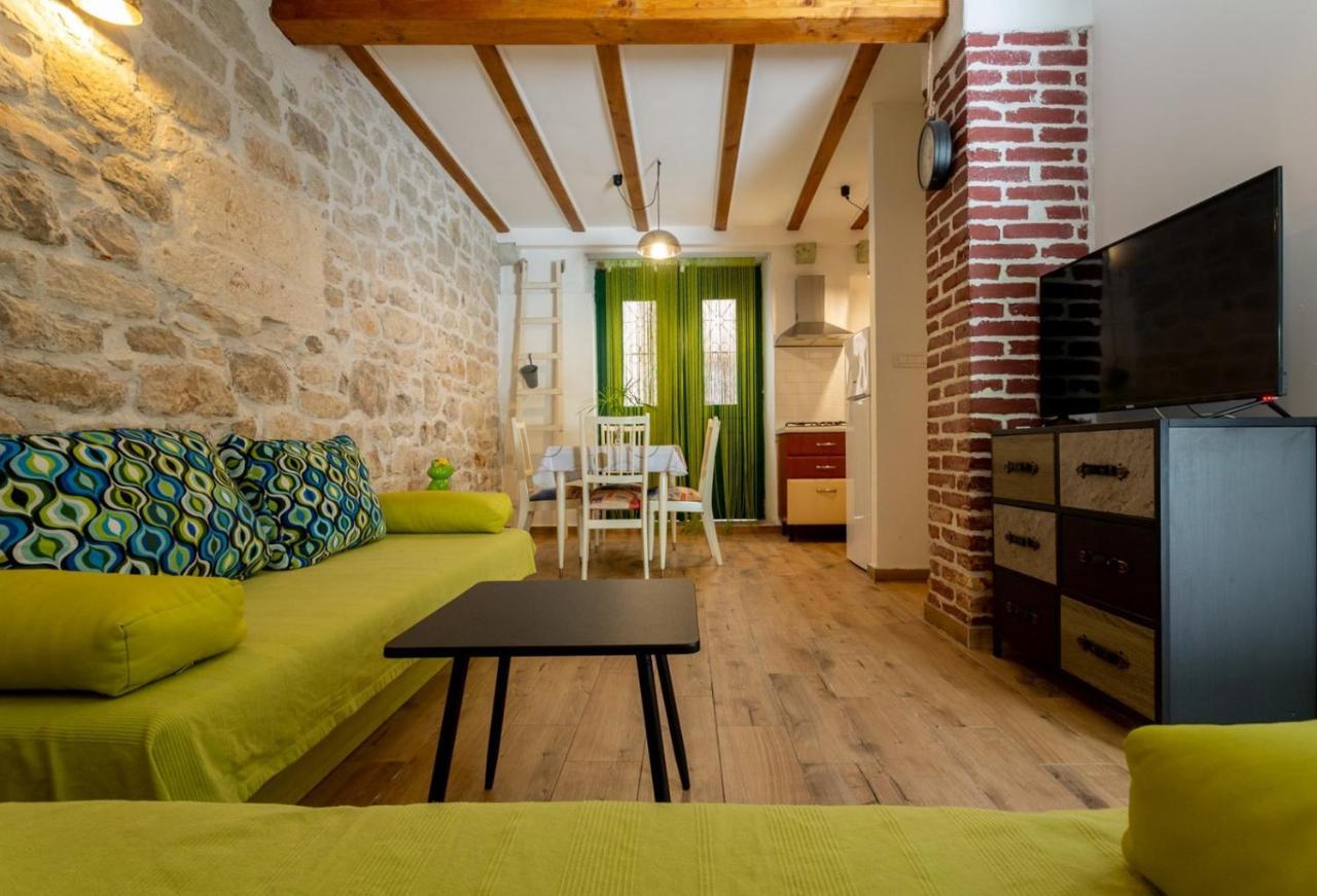 Korzo Rooms & Apartments Vis Luaran gambar